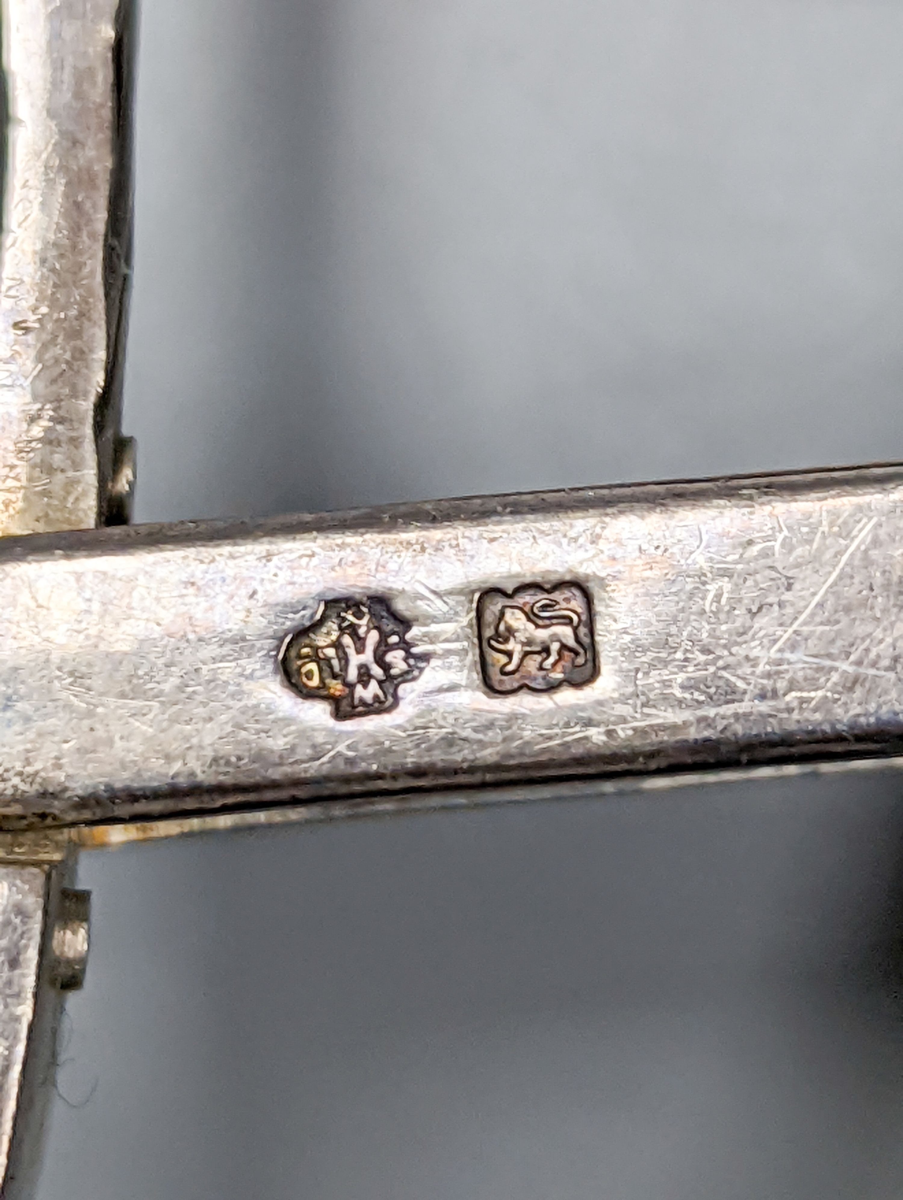 A pair of Edwardian engraved silver Victoria pattern asparagus tongs, William Hutton & Sons, London, 1908, 22.4cm, 6oz.